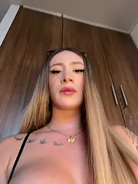 Snapshot of bunny_bicht chatting on July 18, 9:40 pm bunny bicht online show from July 18, 9:40 pm