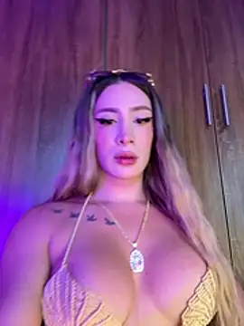 Snapshot of bunny_bicht chatting on July 28, 8:12 pm bunny bicht online show from July 28, 8:12 pm