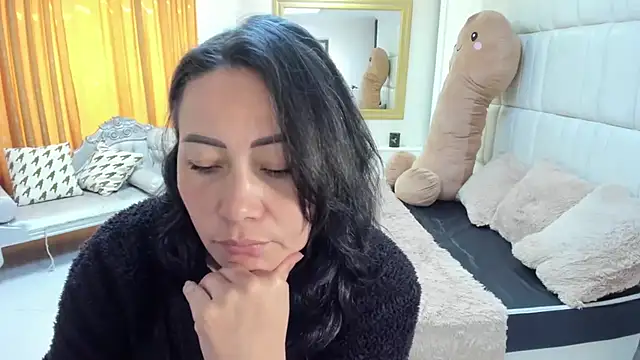 gaby trent online show from November 12, 3:01 pm