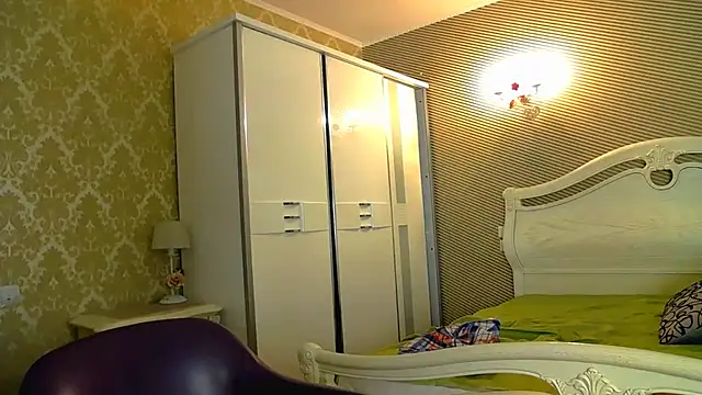 Evelyn Shy online show from February 28, 1:25 pm