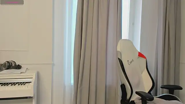 Snapshot of Veola_new chatting on December 12, 5:20 am Veola new online show from December 12, 5:20 am