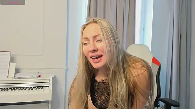 Snapshot of Veola_new chatting on December 21, 6:41 am Veola new online show from December 21, 6:41 am