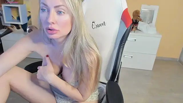 Snapshot of Veola_new chatting on December 29, 6:45 am Veola new online show from December 29, 6:45 am