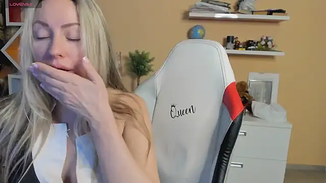 Snapshot of Veola_new chatting on January 26, 4:30 am Veola new online show from January 26, 4:30 am