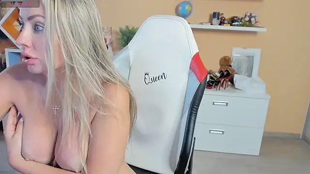 Snapshot of Veola_new chatting on February 17, 6:09 am Veola new online show from February 17, 6:09 am