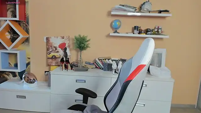 Snapshot of Veola_new chatting on March 2, 6:48 am Veola new online show from March 2, 6:48 am