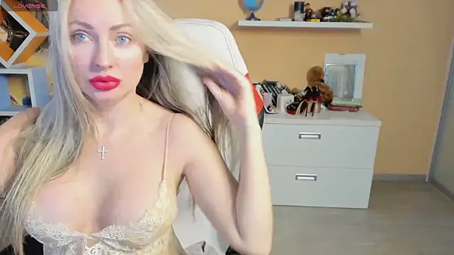 Snapshot of Veola_new chatting on March 19, 3:20 am Veola new online show from March 19, 3:20 am