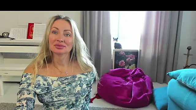 Snapshot of Veola_new chatting on October 8, 3:59 am Veola new online show from October 8, 3:59 am