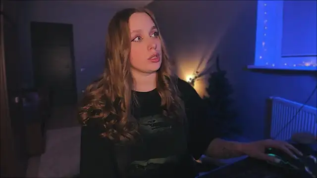 Snapshot of Rachel_Ro chatting on December 15, 9:53 pm Rachel Ro online show from December 15, 9:53 pm