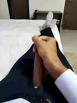 GUJJU GUJARATI online show from January 21, 10:52 am