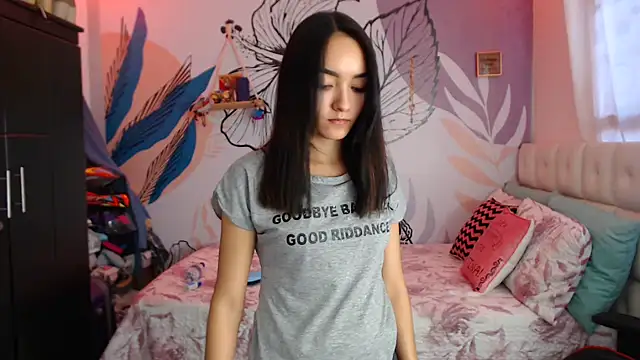 LinzyBaner online show from January 10, 10:25 pm