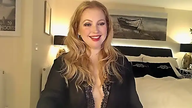 Snapshot of AlbanyWhite chatting on February 7, 5:07 pm AlbanyWhite online show from February 7, 5:07 pm