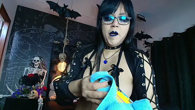 Snapshot of AlexHoe_ chatting on November 28, 6:32 pm AlexHoe online show from November 28, 6:32 pm