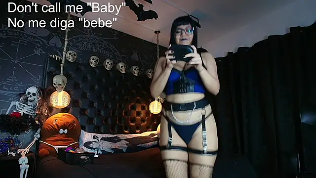 AlexHoe  online show from June 12, 6:51 pm