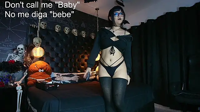 AlexHoe  online show from June 15, 6:54 pm