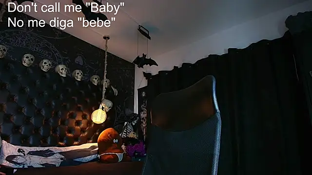 Snapshot of AlexHoe_ chatting on June 20, 6:44 pm AlexHoe online show from June 20, 6:44 pm