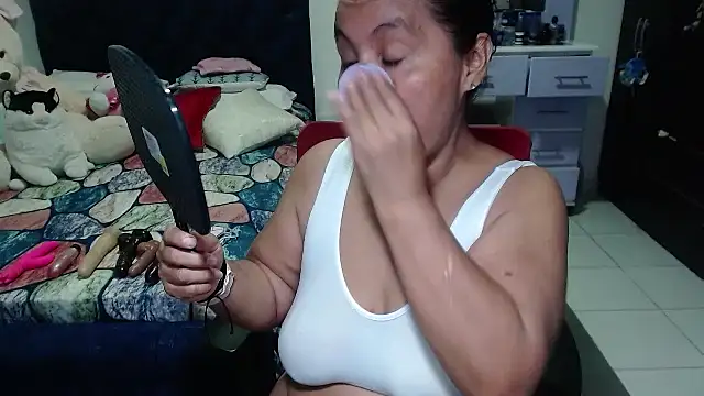 pervert mommy  online show from October 27, 9:24 am