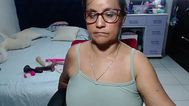 Snapshot of pervert_mommy_ chatting on May 11, 2:45 pm pervert mommy online show from May 11, 2:45 pm