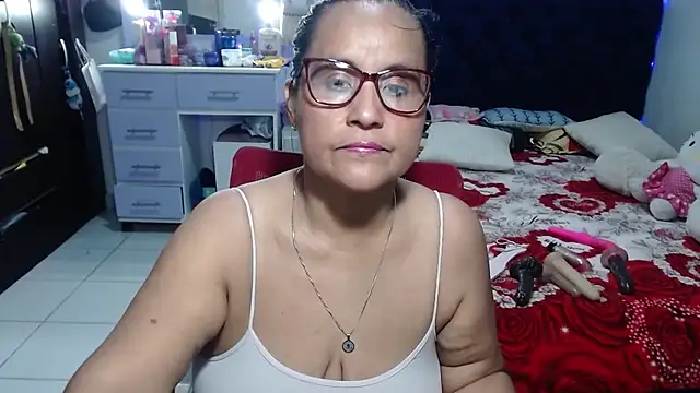 Snapshot of pervert_mommy_ chatting on June 9, 9:54 am pervert mommy online show from June 9, 9:54 am