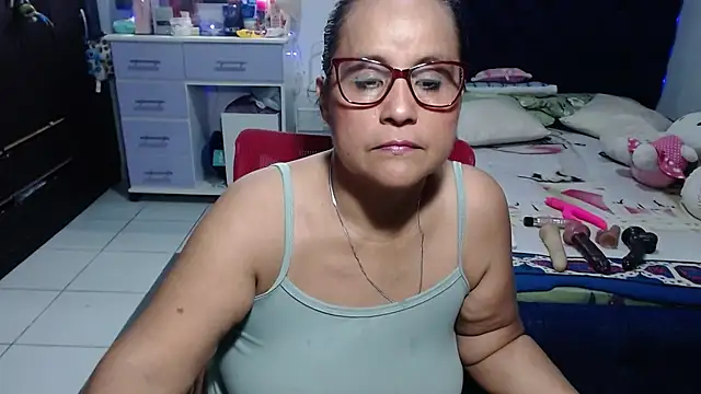 Snapshot of pervert_mommy_ chatting on June 23, 9:51 am pervert mommy online show from June 23, 9:51 am
