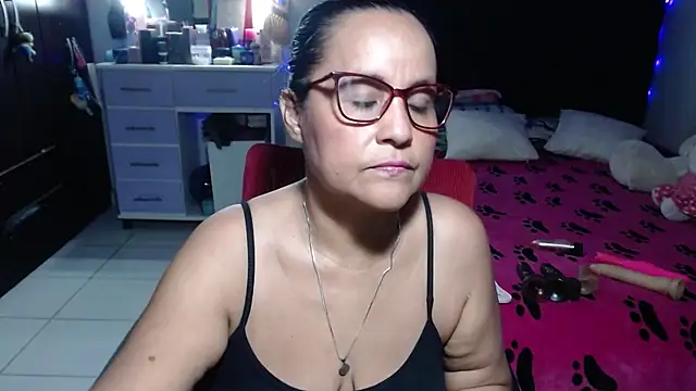 Snapshot of pervert_mommy_ chatting on July 11, 10:07 am pervert mommy online show from July 11, 10:07 am