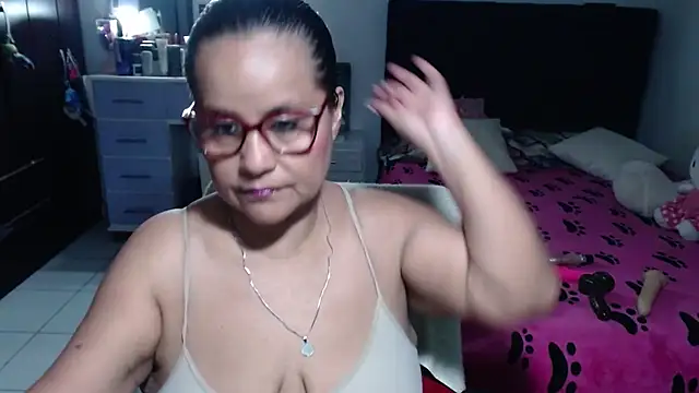 Snapshot of pervert_mommy_ chatting on July 18, 9:57 am pervert mommy online show from July 18, 9:57 am