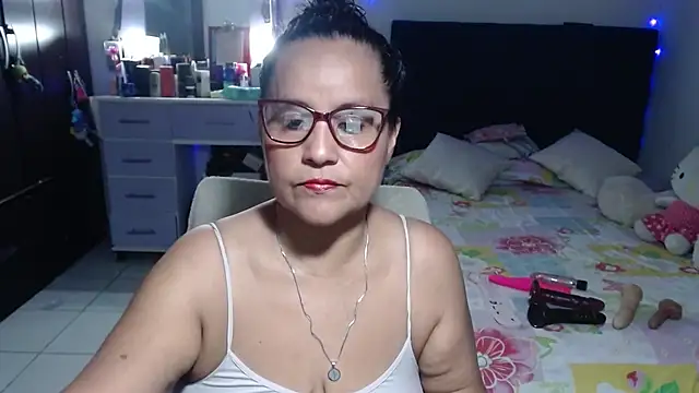 Snapshot of pervert_mommy_ chatting on July 20, 9:34 am pervert mommy online show from July 20, 9:34 am