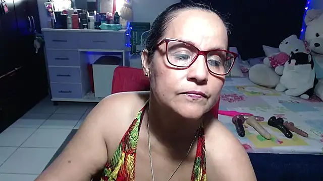 Snapshot of pervert_mommy_ chatting on July 22, 9:34 am pervert mommy online show from July 22, 9:34 am