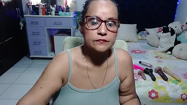 Snapshot of pervert_mommy_ chatting on July 23, 9:40 am pervert mommy online show from July 23, 9:40 am