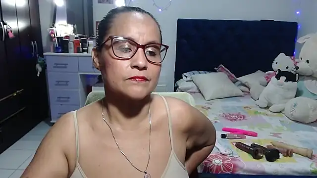 Snapshot of pervert_mommy_ chatting on July 24, 9:51 am pervert mommy online show from July 24, 9:51 am