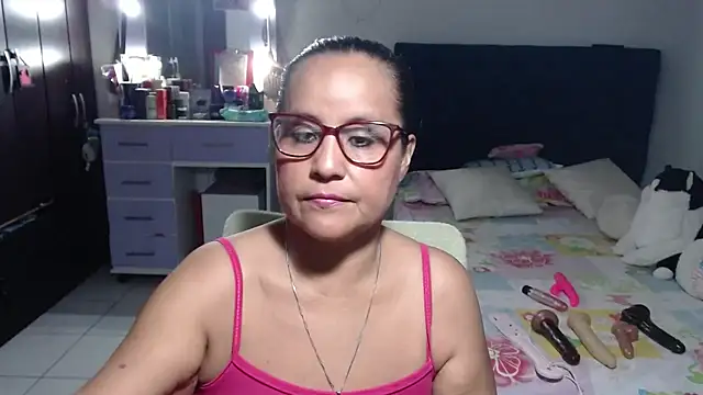 Snapshot of pervert_mommy_ chatting on July 25, 9:51 am pervert mommy online show from July 25, 9:51 am