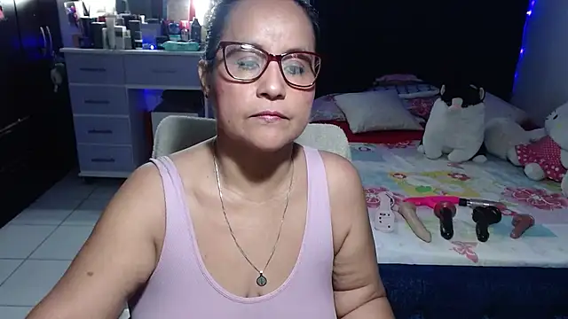 Snapshot of pervert_mommy_ chatting on July 27, 9:49 am pervert mommy online show from July 27, 9:49 am
