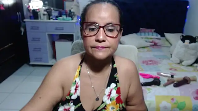 Snapshot of pervert_mommy_ chatting on July 28, 10:21 am pervert mommy online show from July 28, 10:21 am
