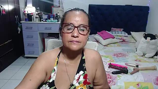 Snapshot of pervert_mommy_ chatting on July 28, 2:24 pm pervert mommy online show from July 28, 2:24 pm