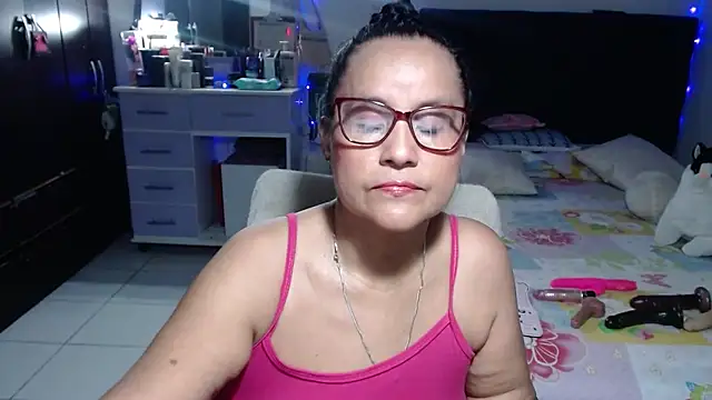 Snapshot of pervert_mommy_ chatting on July 30, 9:52 am pervert mommy online show from July 30, 9:52 am