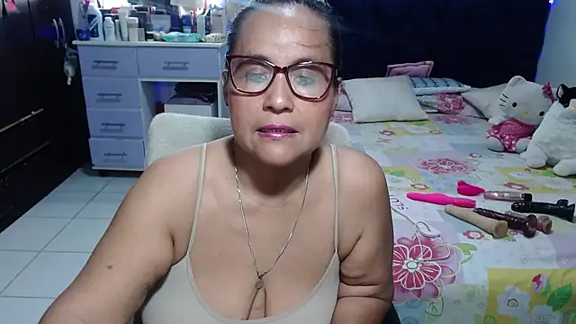 Snapshot of pervert_mommy_ chatting on August 1, 10:03 am pervert mommy online show from August 1, 10:03 am
