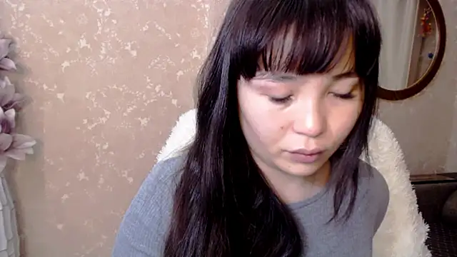 Snapshot of AyaMoon chatting on January 7, 2:42 am AyaMoon online show from January 7, 2:42 am