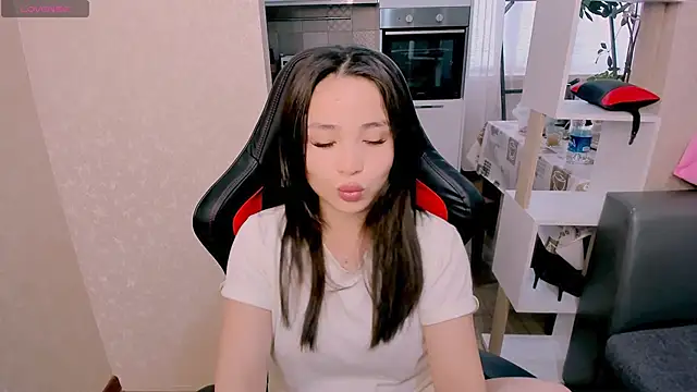 Snapshot of AyaMoon chatting on October 22, 4:24 am AyaMoon online show from October 22, 4:24 am