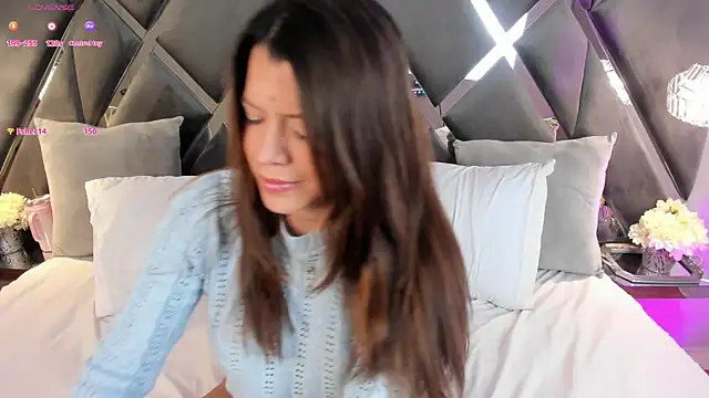 emperatriz reyes online show from February 10, 10:40 pm