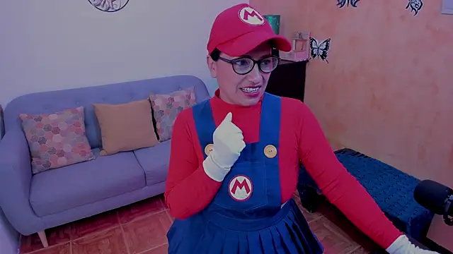 Snapshot of scarlet_wet chatting on October 29, 1:30 am scarlet wet online show from October 29, 1:30 am