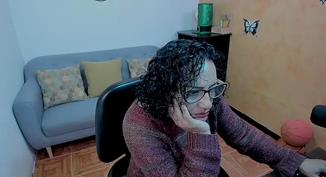 Snapshot of scarlet_wet chatting on November 26, 1:50 am scarlet wet online show from November 26, 1:50 am