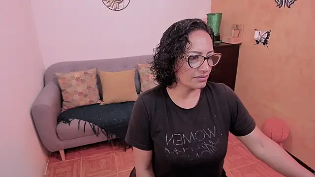 Snapshot of scarlet_wet chatting on December 2, 5:41 pm scarlet wet online show from December 2, 5:41 pm