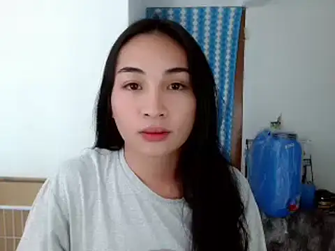 SweetLilly 18 online show from December 4, 2:15 pm