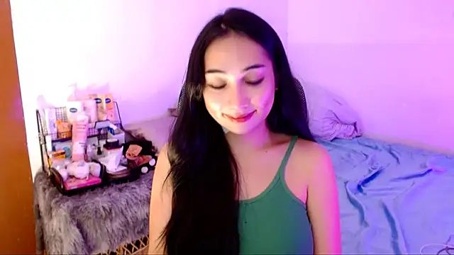 SweetLilly 18 online show from October 24, 1:46 am