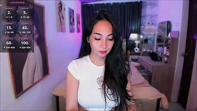 SweetLilly 18 online show from December 4, 3:49 am