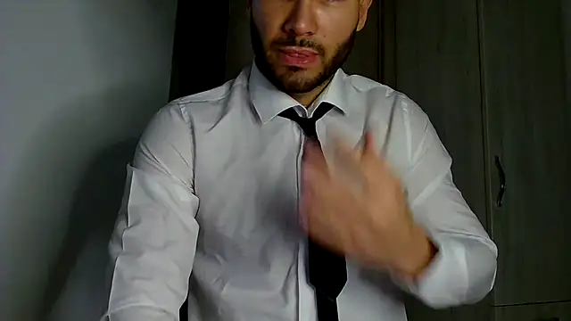 Snapshot of Justynn1 chatting on June 3, 10:37 pm Justynn1 online show from June 3, 10:37 pm