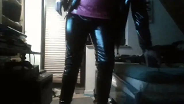 Snapshot of Genius1606 chatting on December 18, 10:49 pm Genius1606 online show from December 18, 10:49 pm