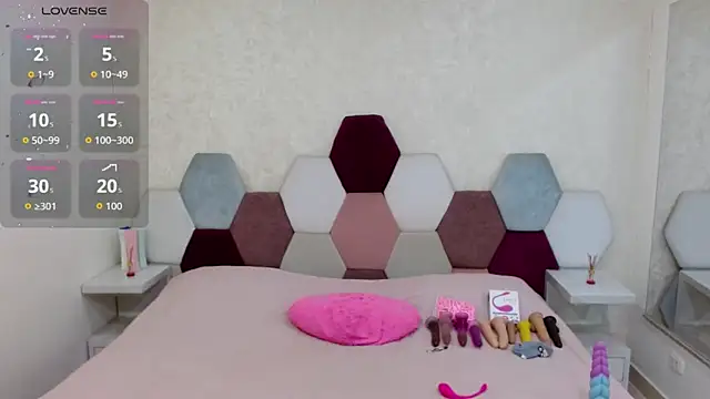 Snapshot of angel_blue chatting on October 29, 3:47 pm angel blue online show from October 29, 3:47 pm