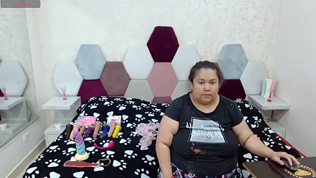 Snapshot of angel_blue chatting on June 8, 3:45 pm angel blue online show from June 8, 3:45 pm
