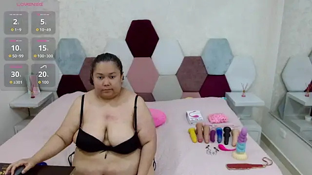Snapshot of angel_blue chatting on July 13, 4:54 pm angel blue online show from July 13, 4:54 pm